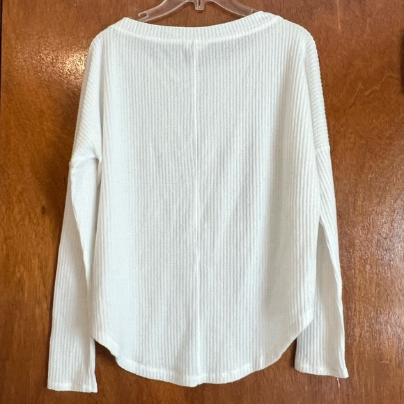 Aeropostale Women’s White Waffle Knit 3/4 Sleeve Soft Sweater - Picture 2 of 4